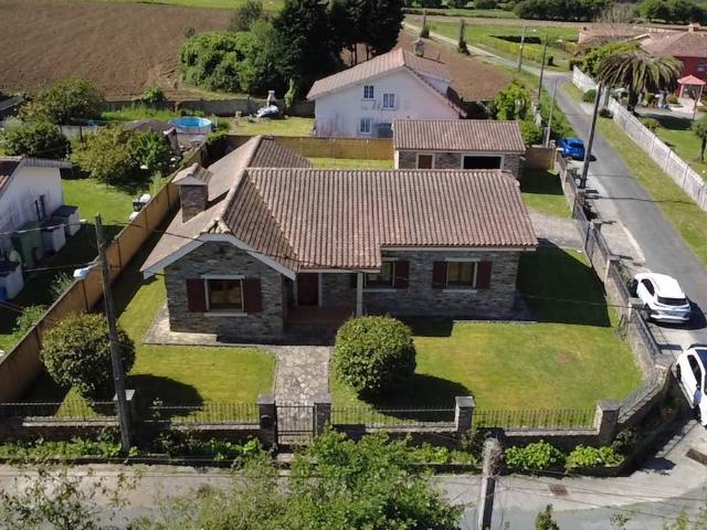 Casa chalet en Venta en Valdoviño