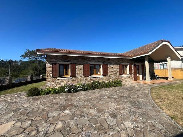 Casa chalet en Venta en Valdoviño