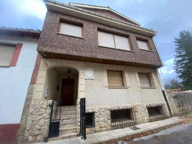 Casa chalet en Venta en Valle de Valdebezana