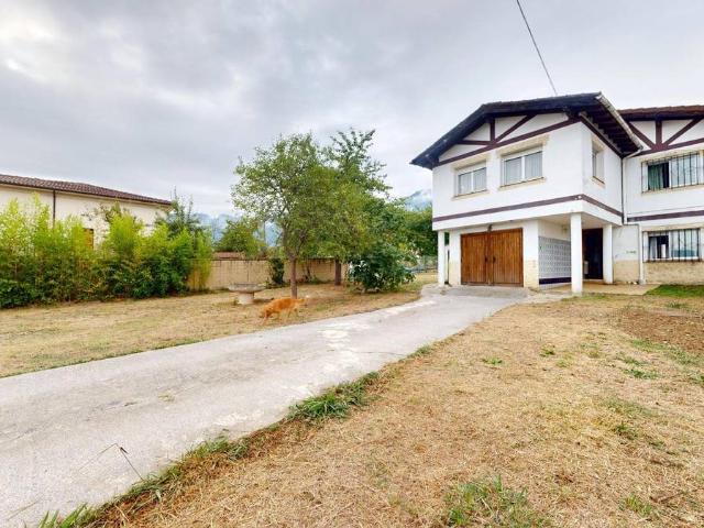 Casa chalet en Venta en Valle de Mena