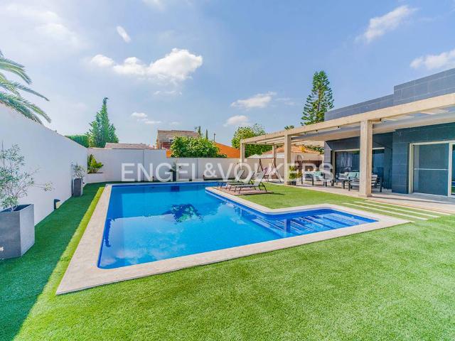 Casa chalet en Venta en Valle del Sol