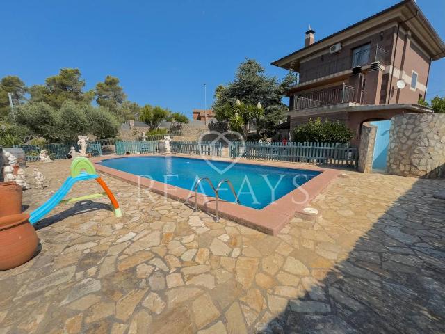 Casa chalet en Venta en Vallirana