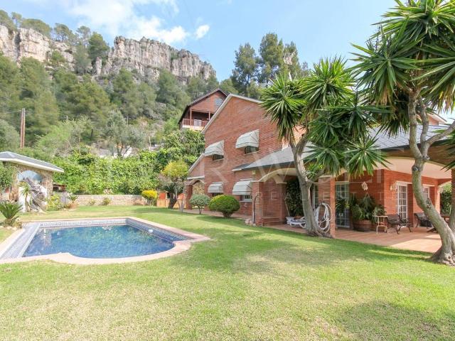 Casa chalet en Venta en Vallirana