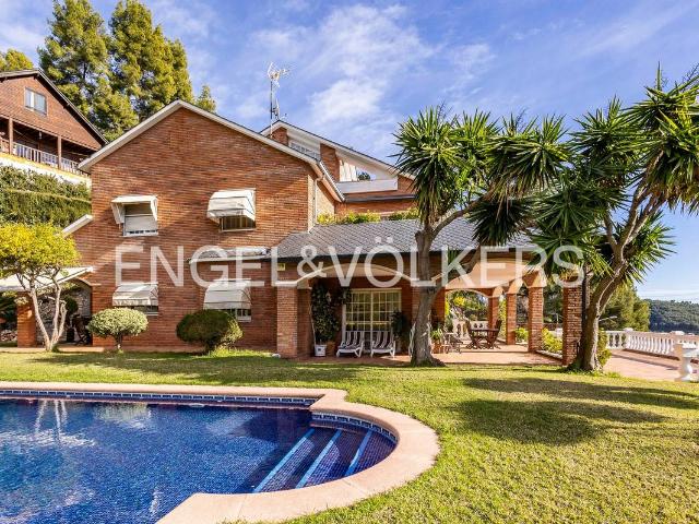 Casa chalet en Venta en Vallirana