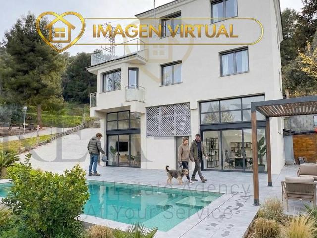 Casa chalet en Venta en Vallirana