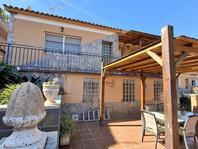 Casa chalet en Venta en Vallirana