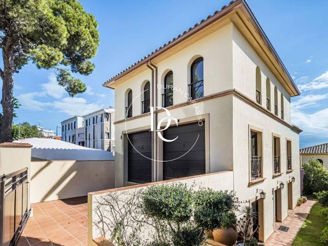Casa chalet en Venta en Vallpineda Rocamar