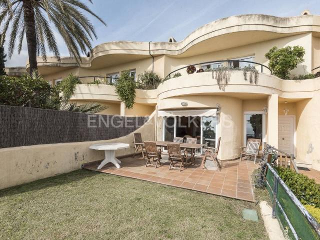 Casa adosada en Venta en Vallpineda Santa Bàrbara