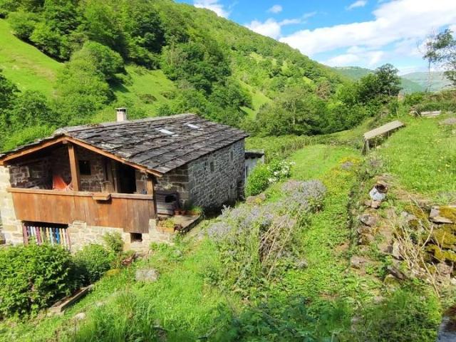 Casa chalet en Venta en Vega de Pas