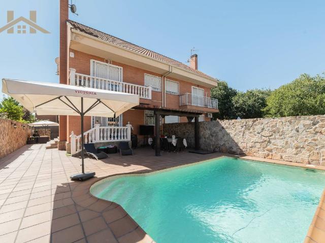 Casa chalet en Venta en Velilla de San Antonio
