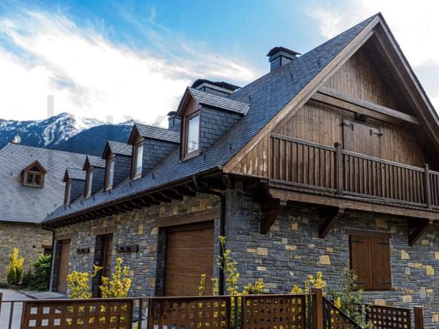 Casa chalet en Venta en Vielha