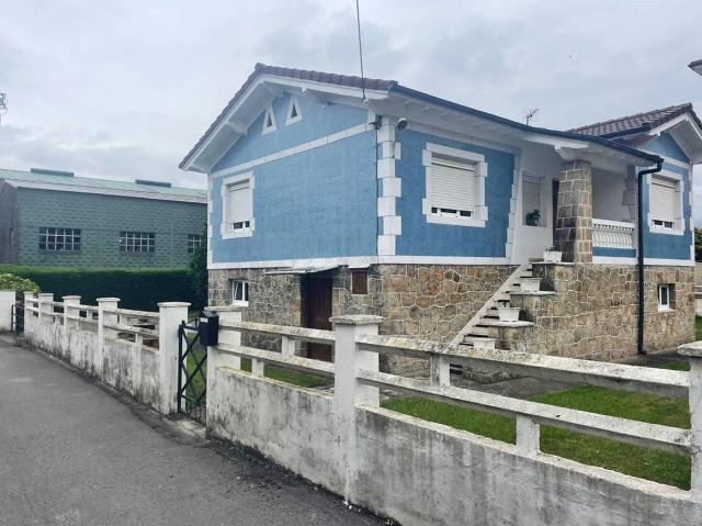 Casa chalet en Venta en Vioño