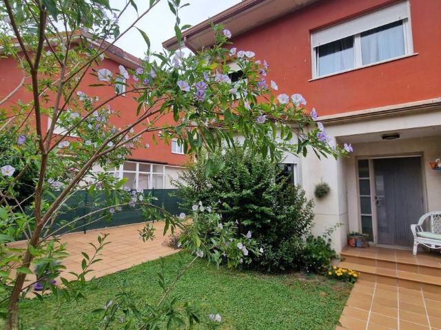 Casa chalet en Venta en Vioño