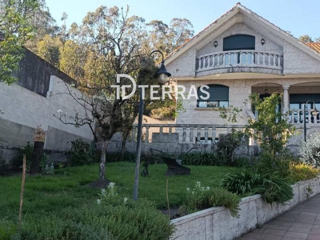 Casa chalet en Venta en Vilaboa