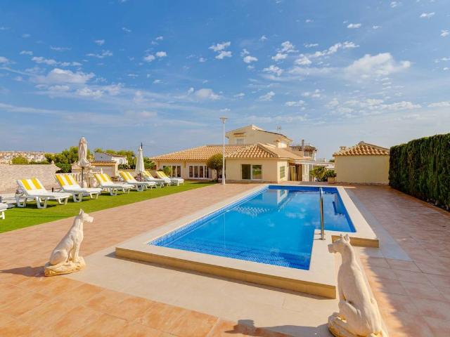 Casa chalet en Venta en Villamartín Las Filipinas
