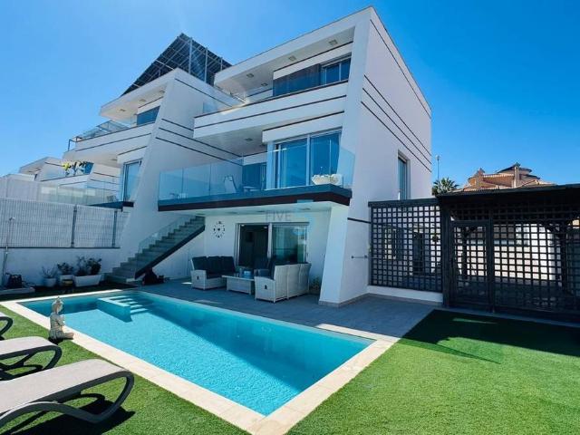 Casa chalet en Venta en Villamartín Las Filipinas