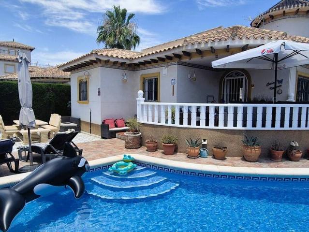 Casa chalet en Venta en Villamartín Las Filipinas