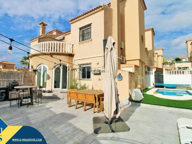 Casa chalet en Venta en Villamartín Las Filipinas