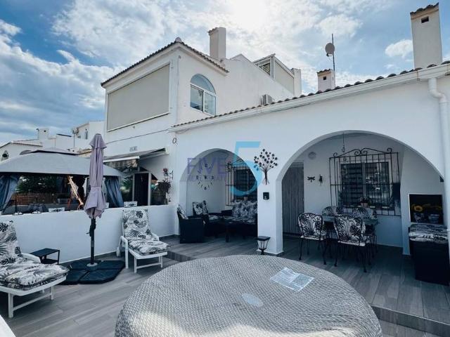 Casa chalet en Venta en Villamartín Las Filipinas