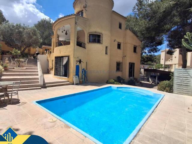 Casa chalet en Venta en Villamartín Las Filipinas