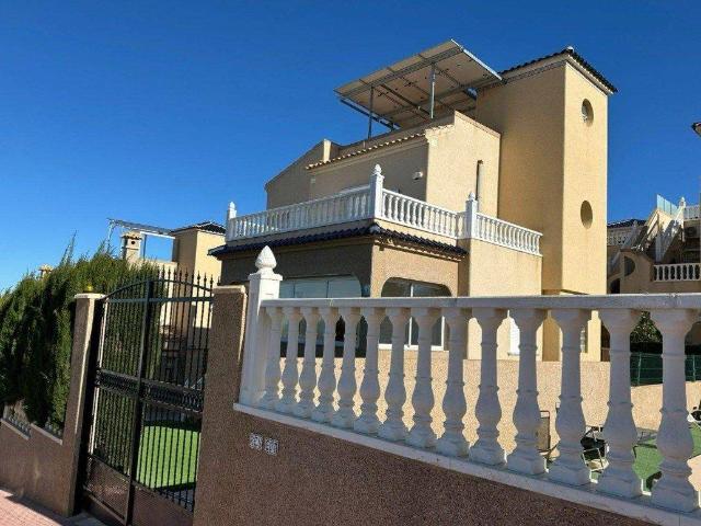 Casa chalet en Venta en Villamartín Las Filipinas
