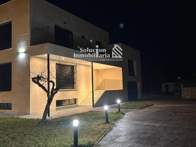 Casa chalet en Venta en Villamayor