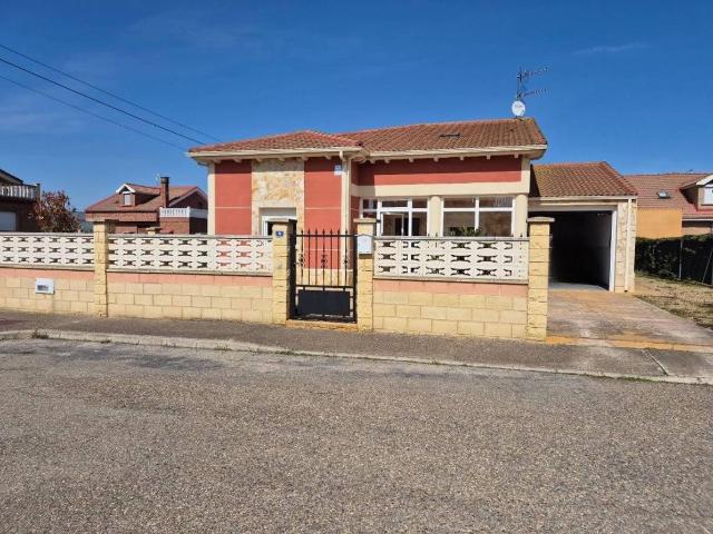 Casa chalet en Venta en Villamañán