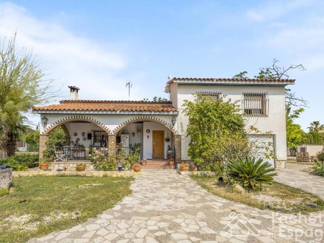 Casa chalet en Venta en Villamontes Boqueres