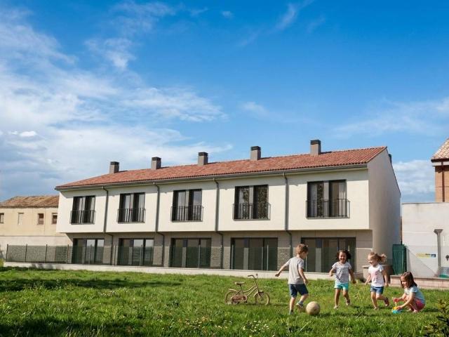 Casa adosada en Venta en Villadiego