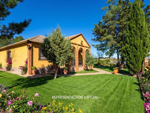 Casa chalet en Venta en Villafranca de los Caballeros