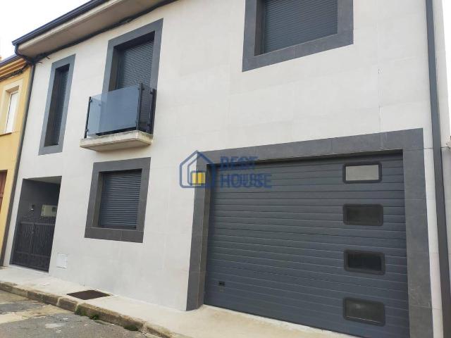 Casa chalet en Venta en Villaquilambre
