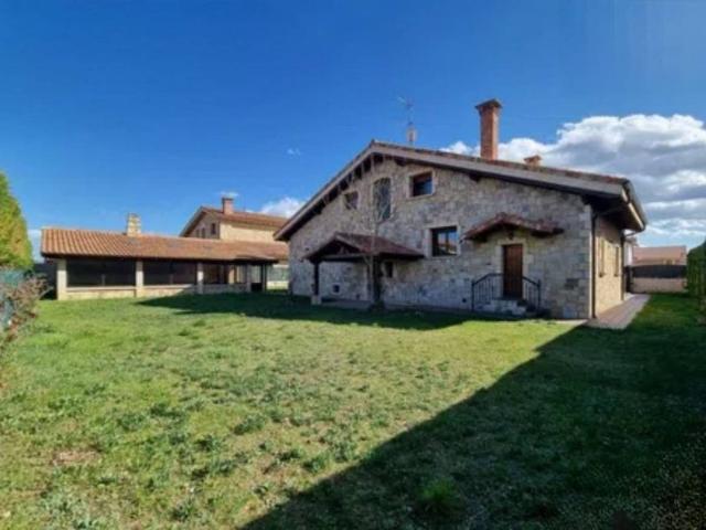 Casa chalet en Venta en Villarcayo de Merindad de Castilla la Vieja