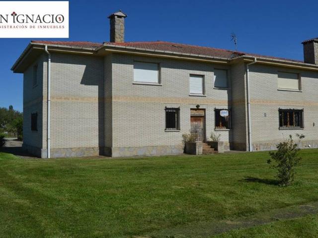 Casa chalet en Venta en Villarcayo de Merindad de Castilla la Vieja
