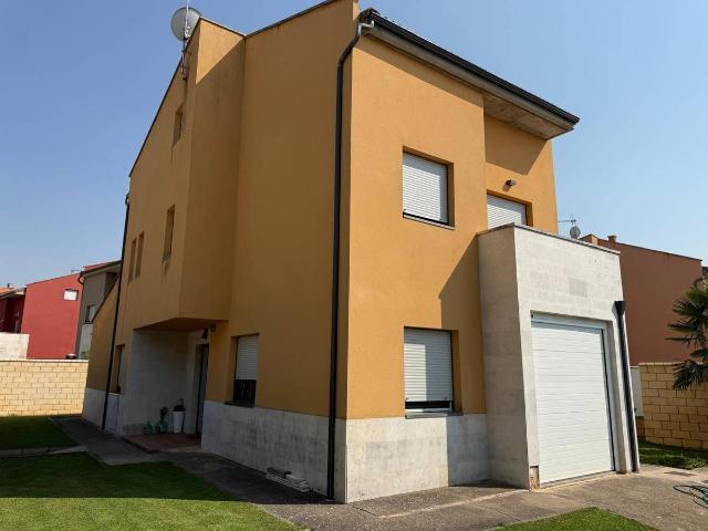 Casa chalet en Venta en Villariezo