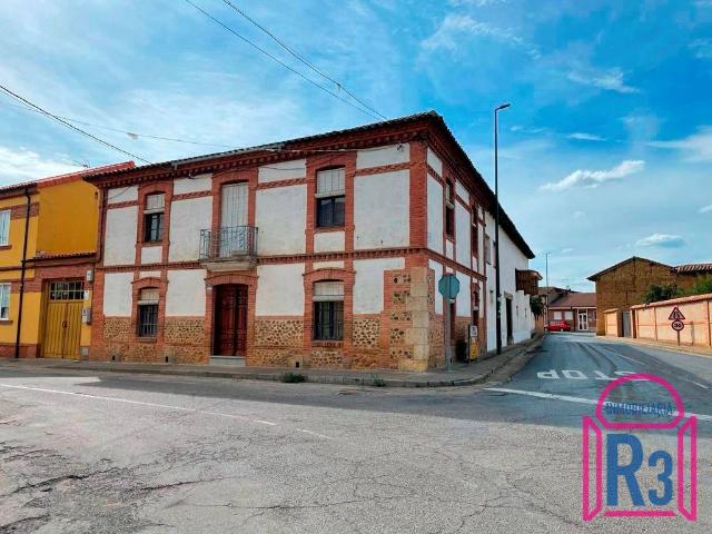 Casa chalet en Venta en Villaturiel