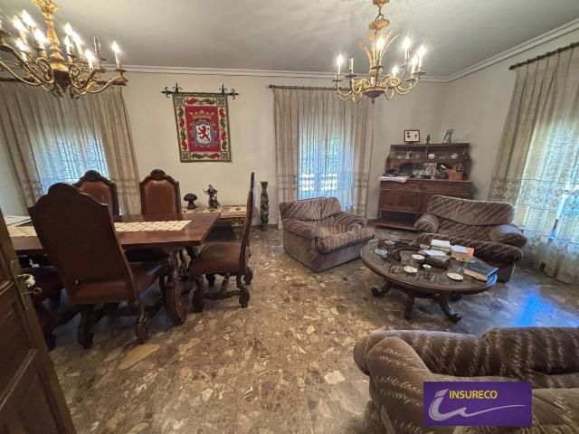 Casa chalet en Venta en Villaturiel