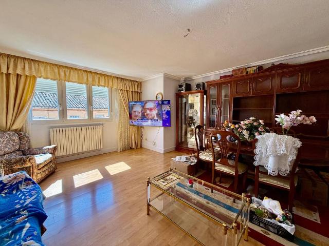 Casa chalet en Venta en Villaturiel