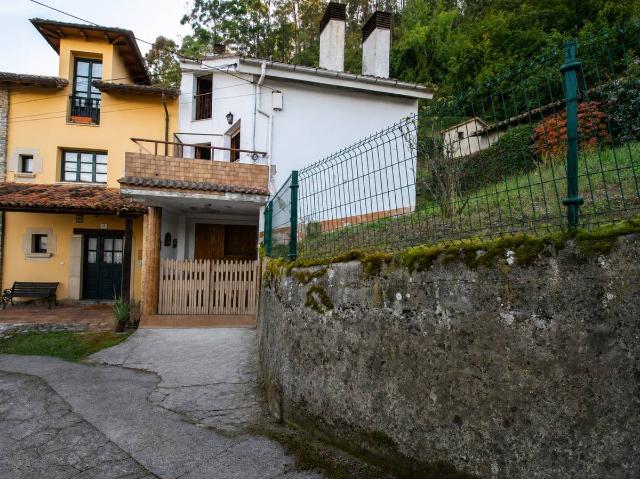 Casa chalet en Venta en Villaviciosa Amandi
