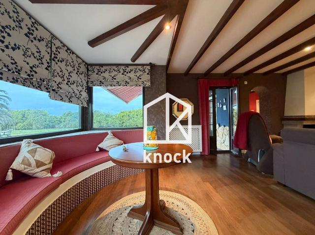 Casa chalet en Venta en Villaviciosa Amandi