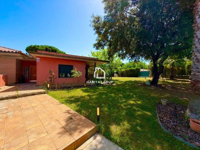 Casa chalet en Venta en Vilobí d'Onyar