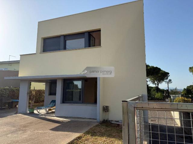 Casa chalet en Venta en Vilobí d'Onyar