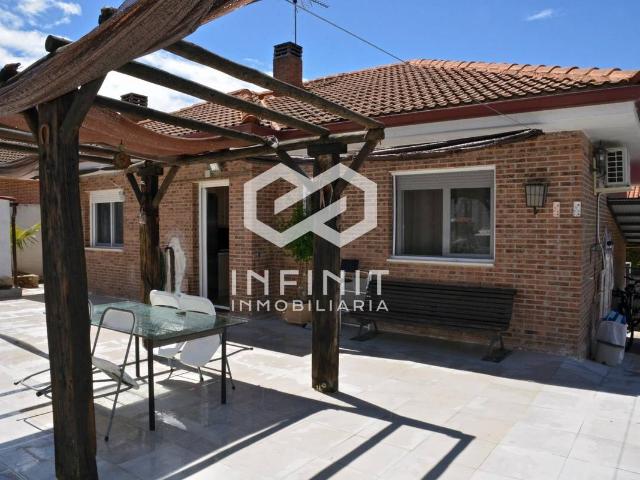 Casa chalet en Venta en Yebes Pueblo