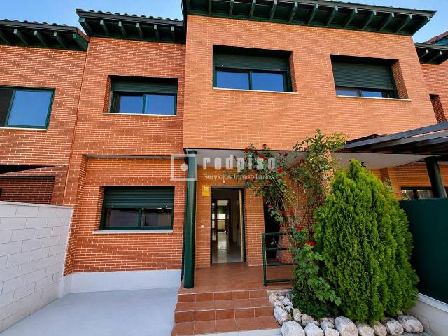 Casa chalet en Venta en Yebes Pueblo