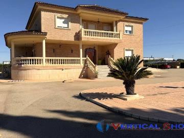 Casa chalet en Venta en Yecla