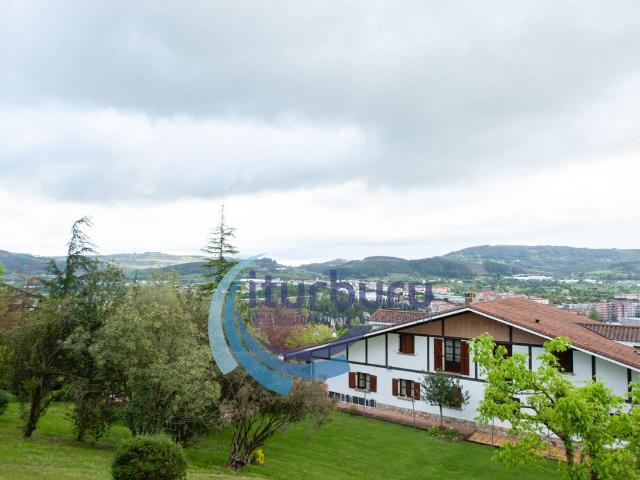 Casa chalet en Venta en Zamudio