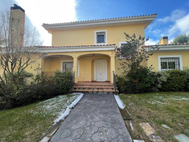 Casa chalet en Venta en Zaburdón Monte Escorial