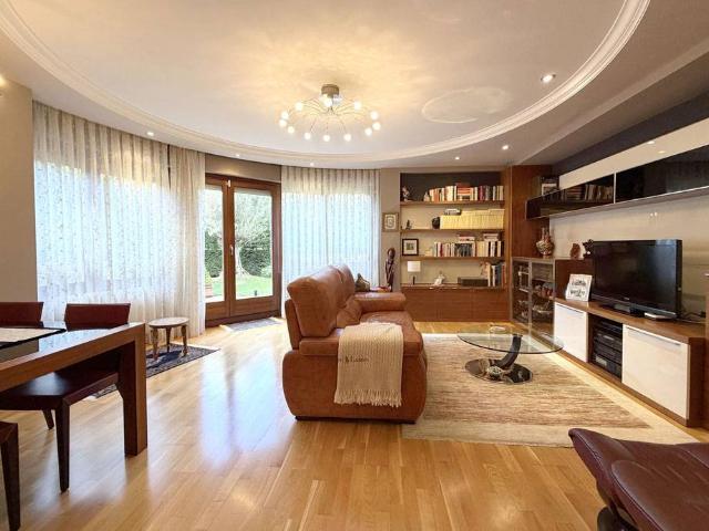 Casa chalet en Venta en Zabalgana