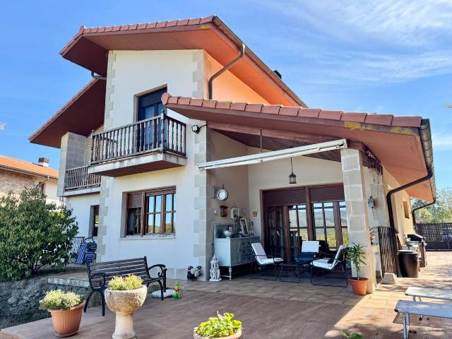 Casa chalet en Venta en Zigoitia