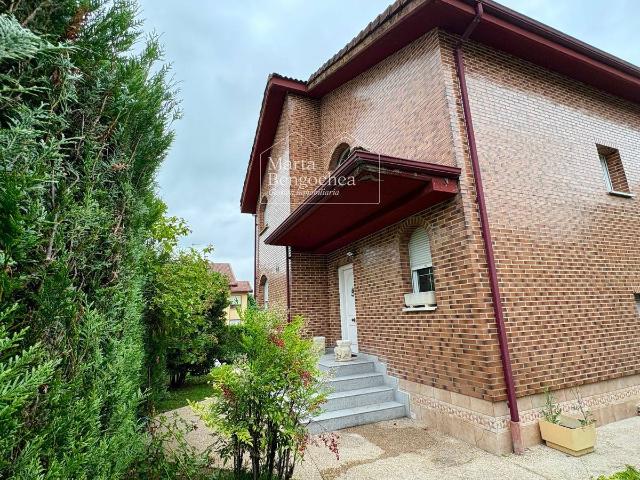 Casa chalet en Venta en Zigoitia