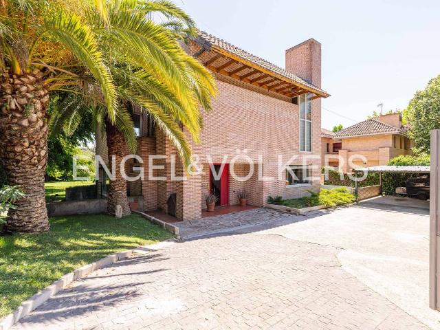 Casa chalet en Venta en Zona Monte El Pilar